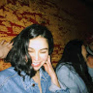 Meet your Posher, Mia